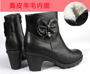 真皮羊毛短靴，温暖与时尚同行——世界工厂网精选女鞋推荐